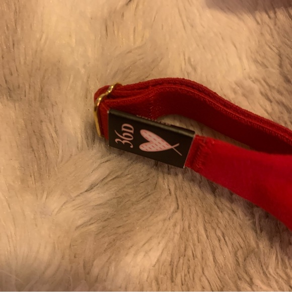 Victoria Secret Incredible Unlined Plunge Bra - Picture 11 of 15